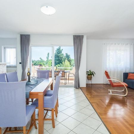Apartments Emil Pula Luaran gambar